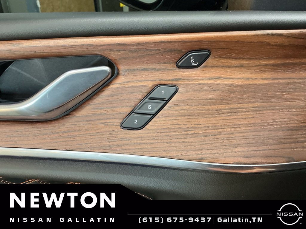 Used 2024 Jeep Grand Cherokee L Summit w/ High Altitude Package AWD/4WD image 72