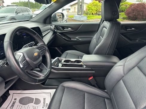 Used 2025 Chevrolet Equinox LT w/ Convenience Package II AWD/4WD image 14