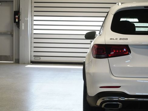 Certified 2022 Mercedes-Benz GLC 300 4MATIC image 9