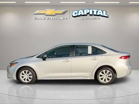 Used 2023 Toyota Corolla LE FWD image 2