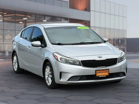 Used 2017 Kia Forte LX w/ LX Popular Package FWD image 1