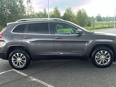 Used 2019 Jeep Cherokee Latitude Plus w/ Comfort/Convenience Group