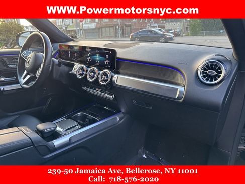 Used 2021 Mercedes-Benz GLB 250 4MATIC w/ Premium Package image 15