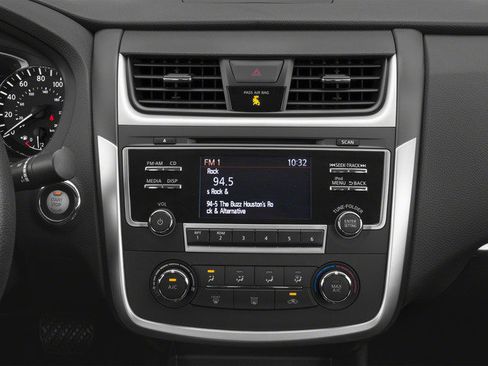 Used 2018 Nissan Altima 2.5 SR w/ SR Midnight Edition FWD image 13