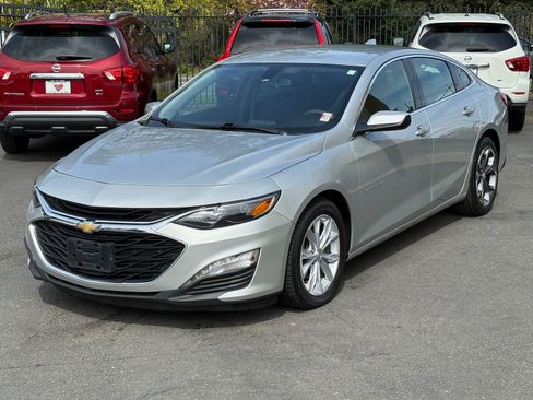 Used 2022 Chevrolet Malibu LT FWD image 3