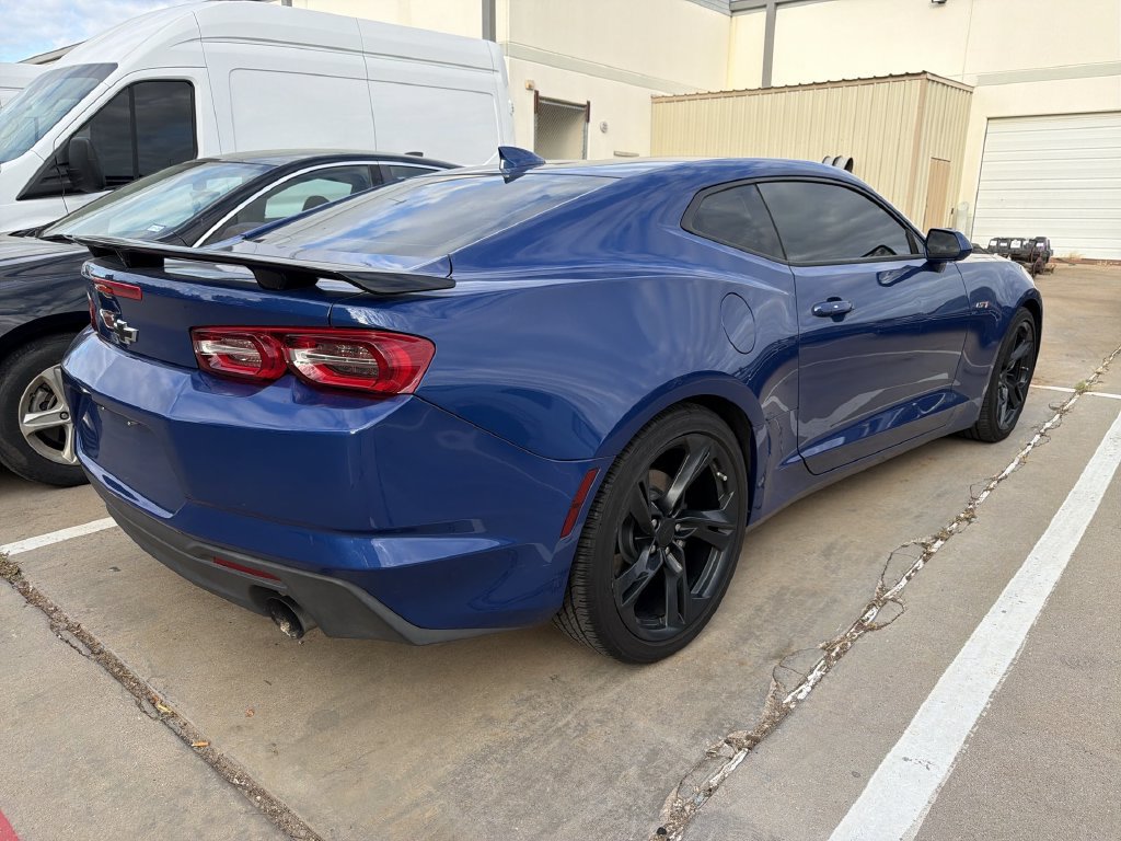Used 2020 Chevrolet Camaro LT RWD image 4