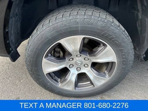 Used 2019 RAM 1500 Laramie AWD/4WD image 6