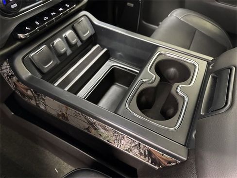 Used 2017 Chevrolet Silverado 1500 LTZ Z71 w/ Realtree Edition image 21