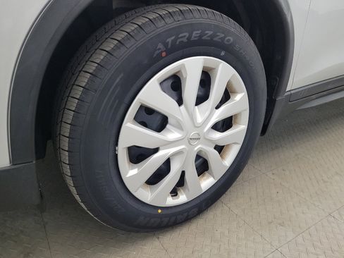 Used 2019 Nissan Rogue S AWD/4WD image 31