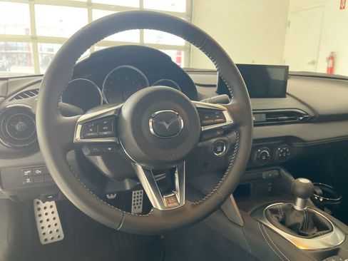 Used 2025 MAZDA MX-5 Miata Club RWD image 14