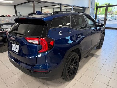 Used 2023 GMC Terrain SLE w/ Elevation Edition FWD image 8
