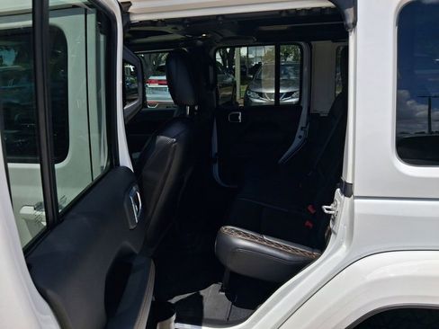 Used 2021 Jeep Wrangler Unlimited Sahara AWD/4WD image 35