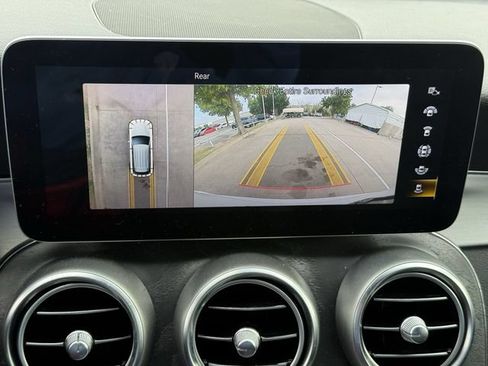 Used 2020 Mercedes-Benz GLC 300 image 17