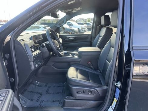 Certified 2025 Chevrolet Suburban Z71 AWD/4WD image 2