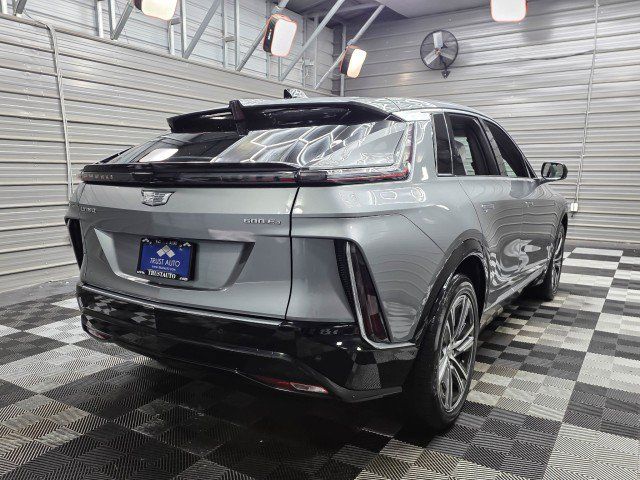 Used 2024 Cadillac Lyriq Luxury w/ LPO, Floor Liner Package AWD/4WD image 6