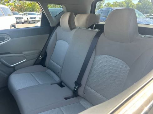 Used 2023 Kia Soul LX FWD image 5