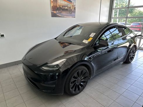 Used 2023 Tesla Model Y Performance AWD/4WD image 2