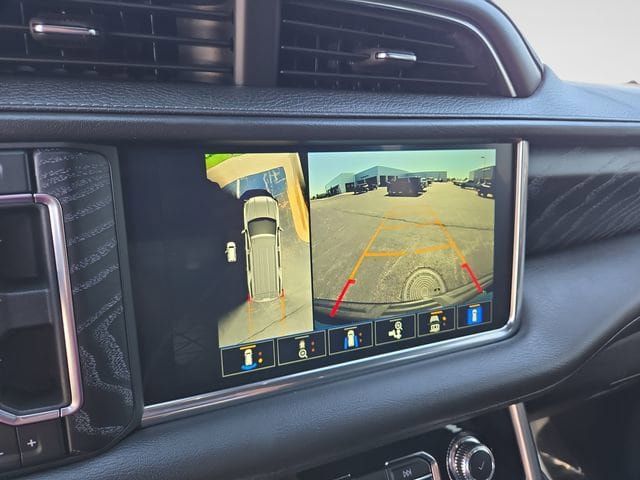Used 2024 GMC Yukon Denali AWD/4WD image 26