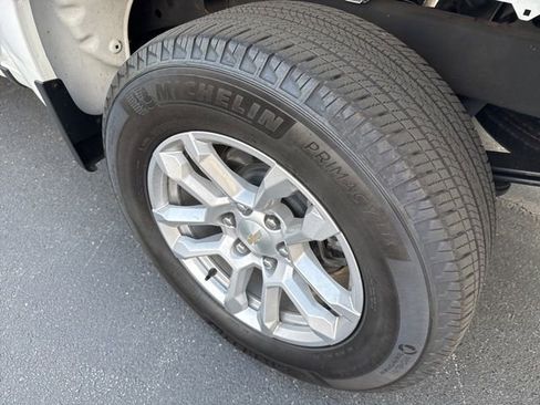 Used 2024 Chevrolet Silverado 1500 LT image 32