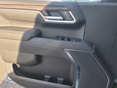 New 2026 GMC Sierra 1500 SLT image 24