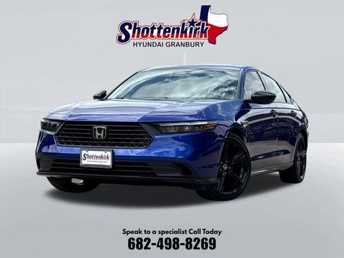 Used 2025 Honda Accord Sport image 1