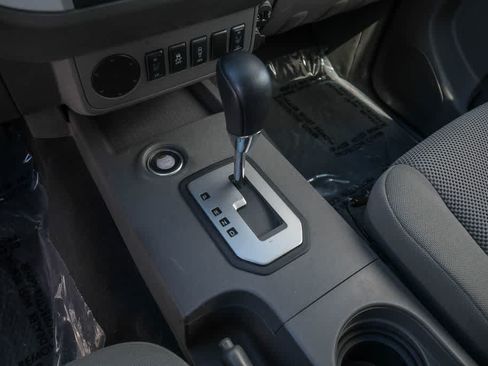 Used 2020 Nissan Frontier SV w/ Midnight Edition Floor Mats RWD image 20