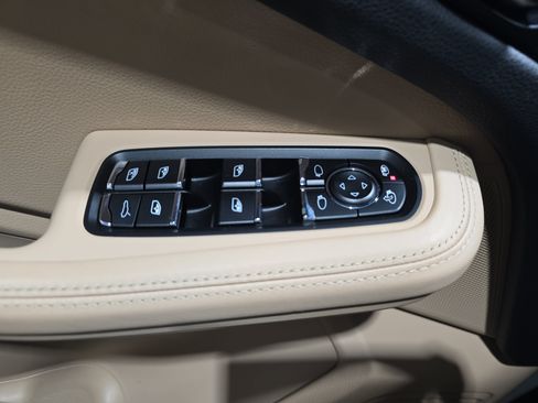 Used 2020 Porsche Macan S AWD/4WD image 28