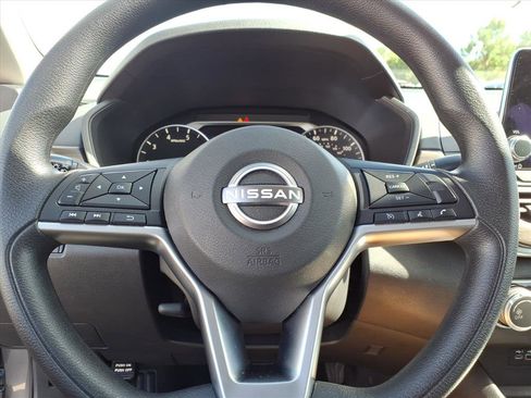 Used 2024 Nissan Altima 2.5 SV image 19