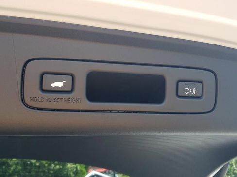 Certified 2025 Acura ADX AWD image 9
