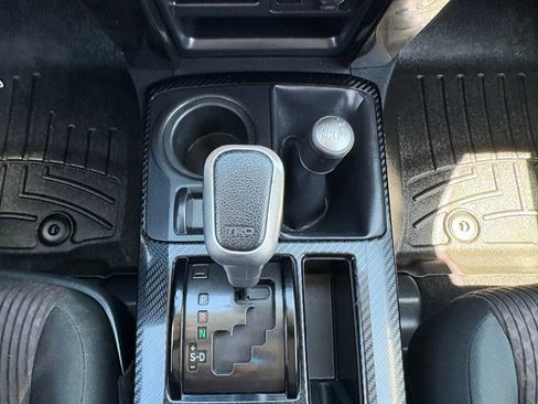 Used 2018 Toyota 4Runner TRD Off-Road AWD/4WD image 24