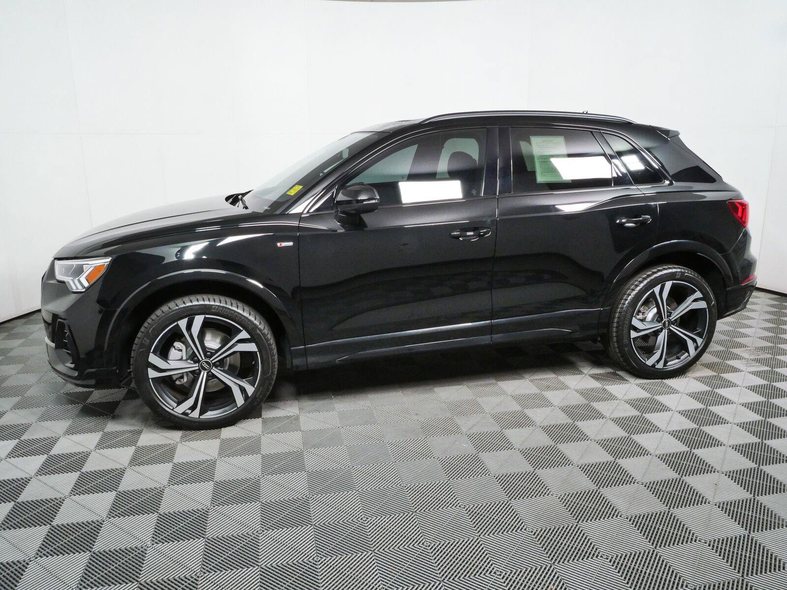Used 2024 Audi Q3 2.0T Premium Plus AWD/4WD image 30