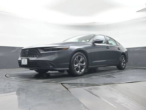 Used 2023 Honda Accord EX image 23