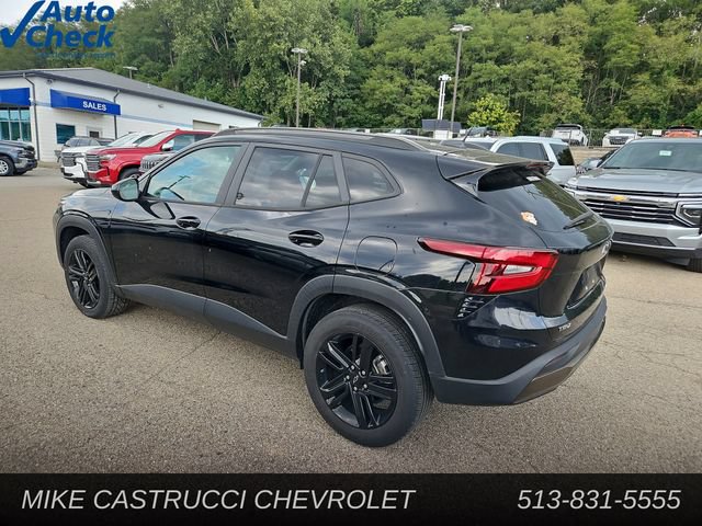 Used 2024 Chevrolet Trax ACTIV w/ Driver Confidence Package FWD image 3