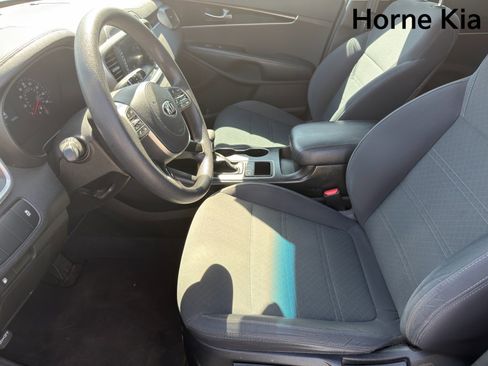 Used 2019 Kia Sorento L FWD image 9
