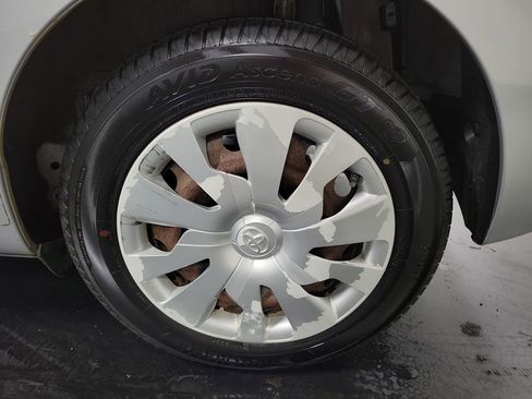 Used 2015 Toyota Yaris L FWD image 10