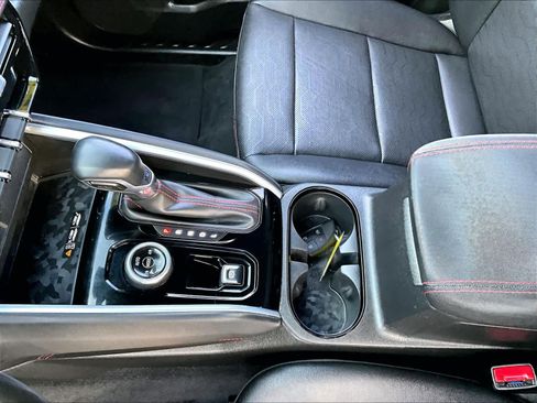 Used 2023 Chevrolet Colorado Z71 w/ Z71 Convenience Package 2 image 19