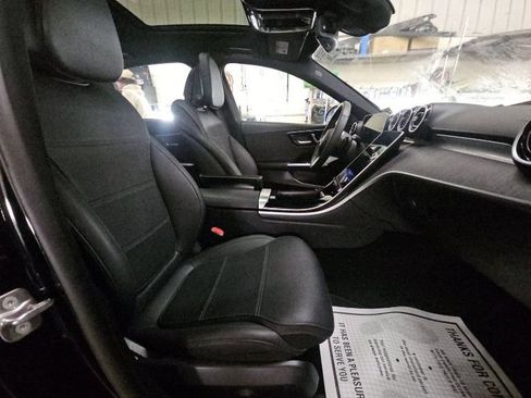 Used 2025 Mercedes-Benz C 300 4MATIC Sedan image 6
