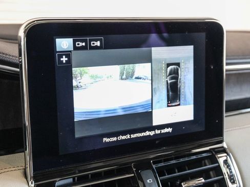 Used 2019 Lincoln Navigator Select w/ Technology Package RWD image 25