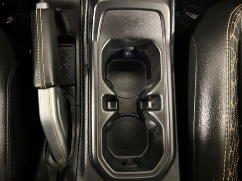 Used 2022 Jeep Gladiator Overland AWD/4WD image 19