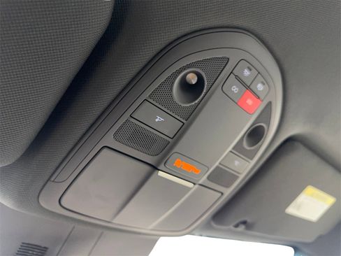 Used 2025 Genesis G70 2.5T image 77