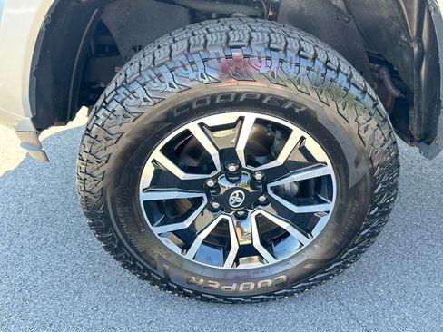 Used 2023 Toyota Tacoma TRD Sport w/ Advanced Technology Package AWD/4WD image 12