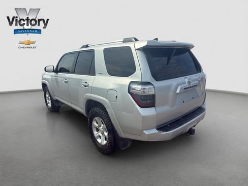 Used 2019 Toyota 4Runner SR5 AWD/4WD image 5
