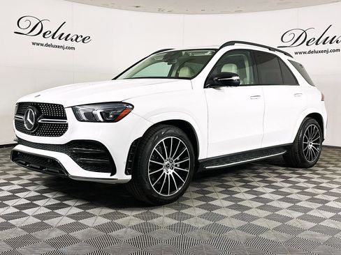 Used 2023 Mercedes-Benz GLE 450 4MATIC w/ AMG Line Exterior image 3