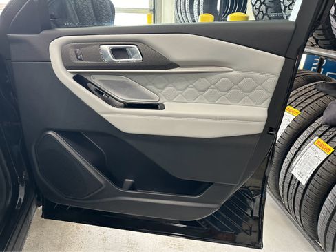 New 2026 Ford Explorer Platinum w/ LUX Leather Package image 48