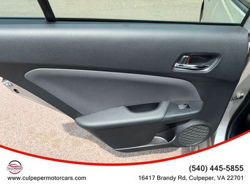 Used 2022 Toyota Prius Prime Limited FWD image 11