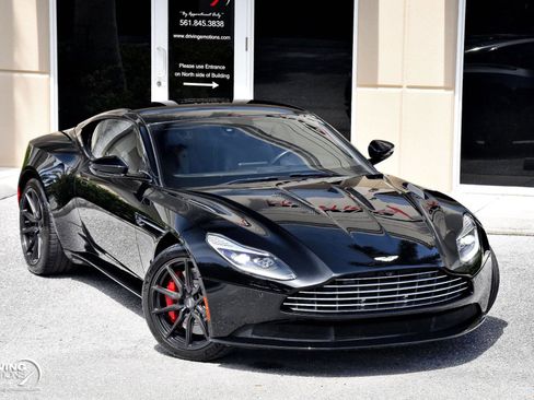 Used 2018 Aston Martin DB11 V12 image 5