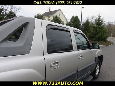 Used 2004 Chevrolet Avalanche 4x4 image 30