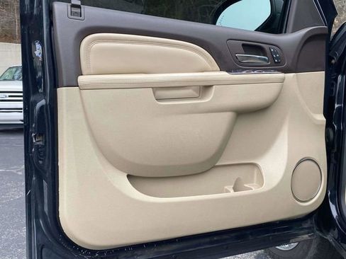 Used 2013 GMC Yukon XL Denali image 21