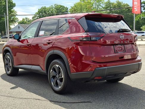 Used 2025 Nissan Rogue SV AWD/4WD image 4