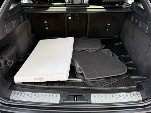 Used 2023 Land Rover Range Rover Velar R-Dynamic S image 14